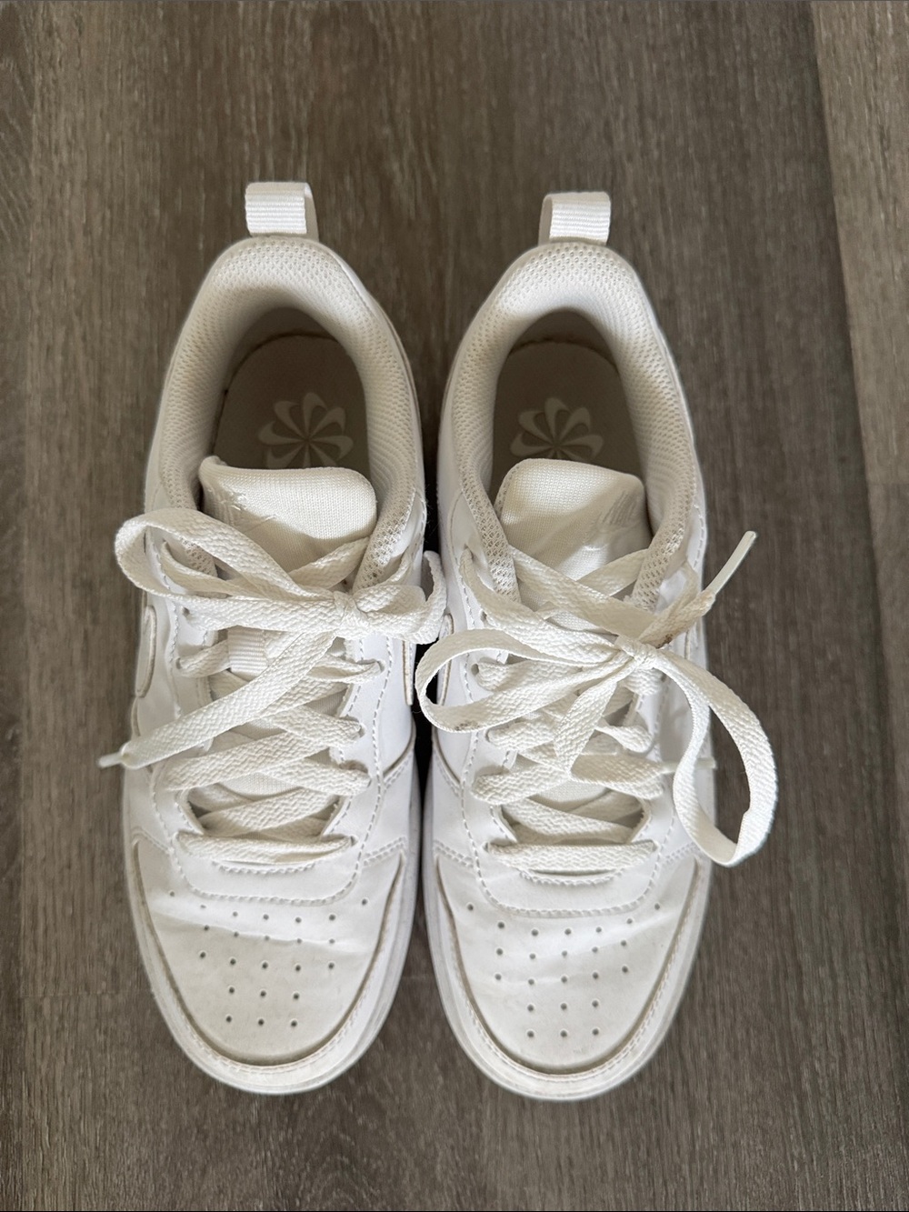 Boys White Leather Lace-Up Sneakers Nike